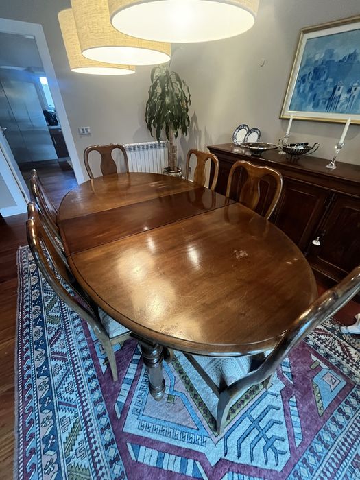 Mesa de jantar clássica extensível em madeira + 6 cadeiras