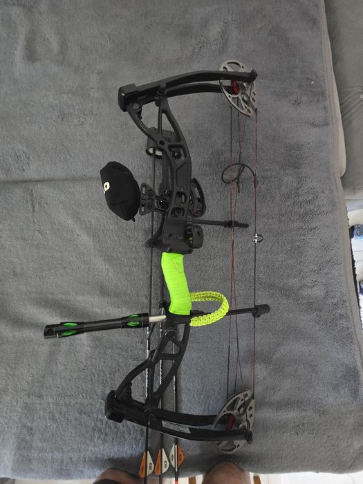 Łuk bloczkowy 30-70 lbs futerał i strzały