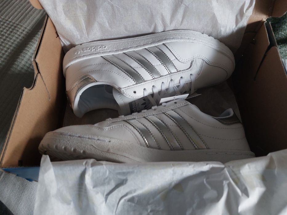 Tenis adidas court W. Novos. Não são imitação! 39 1/2