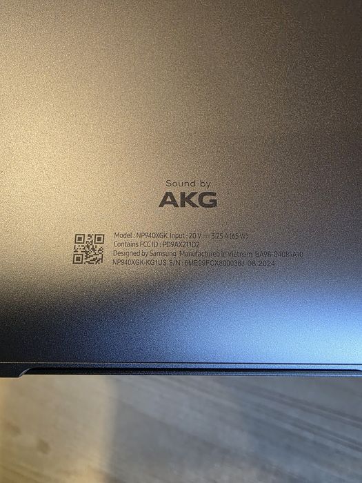 Samsung Galaxy Book4 Pro 14" (2024) | 7 циклів | 16/512 GB | Dynamic AMOLED 2X 120Hz
