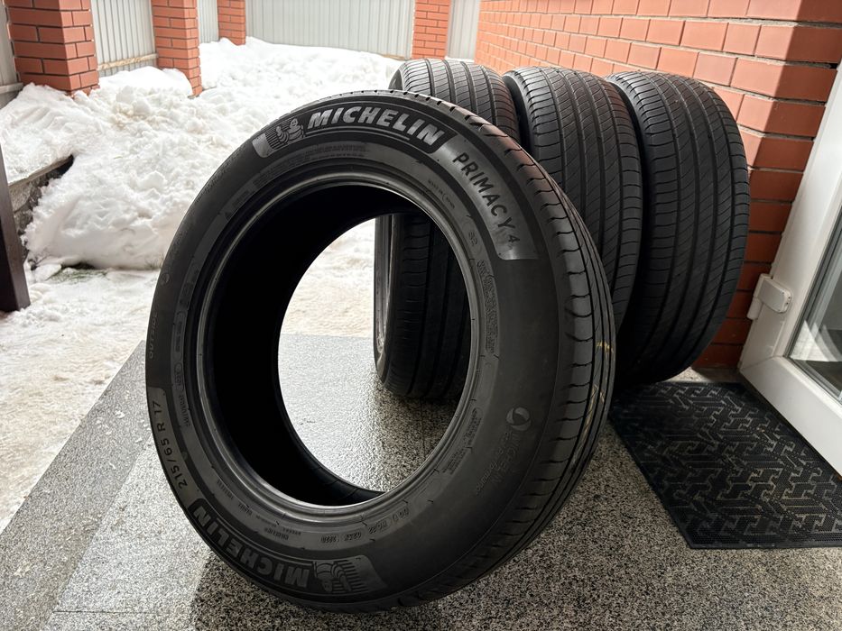 Преміальна Michelin Primacy 4 215/65 R17 комплект 215/65/17