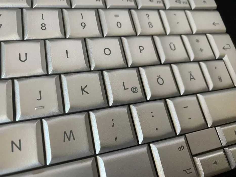 Teclado alemão APPLE original para MacBook Pro A 1226