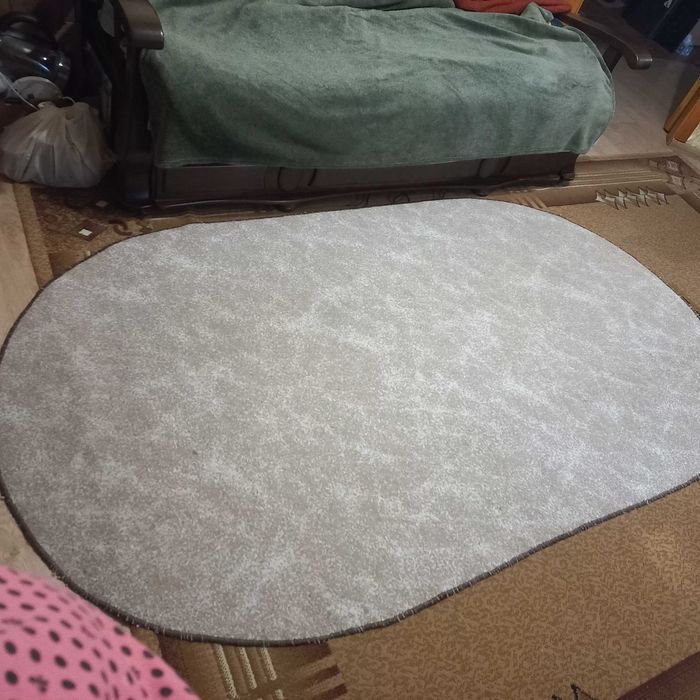 Овальный ковер на пол размер 1,42 х 2,55 метра, бежевый.