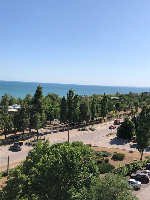 Продам:2-х к.кв.,общ.68м,с ремонтом,необычная планировка.