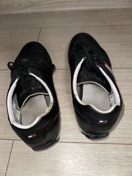 Tommy Hilfiger	Sneakersy niskie r. 43