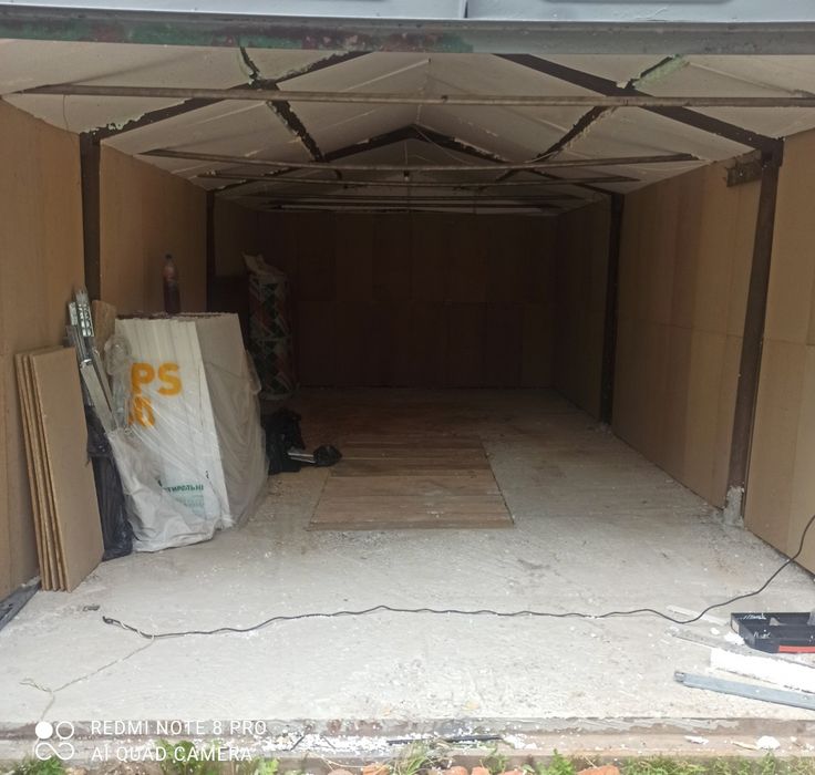 Продам гараж, склад  або місце під свій гараж