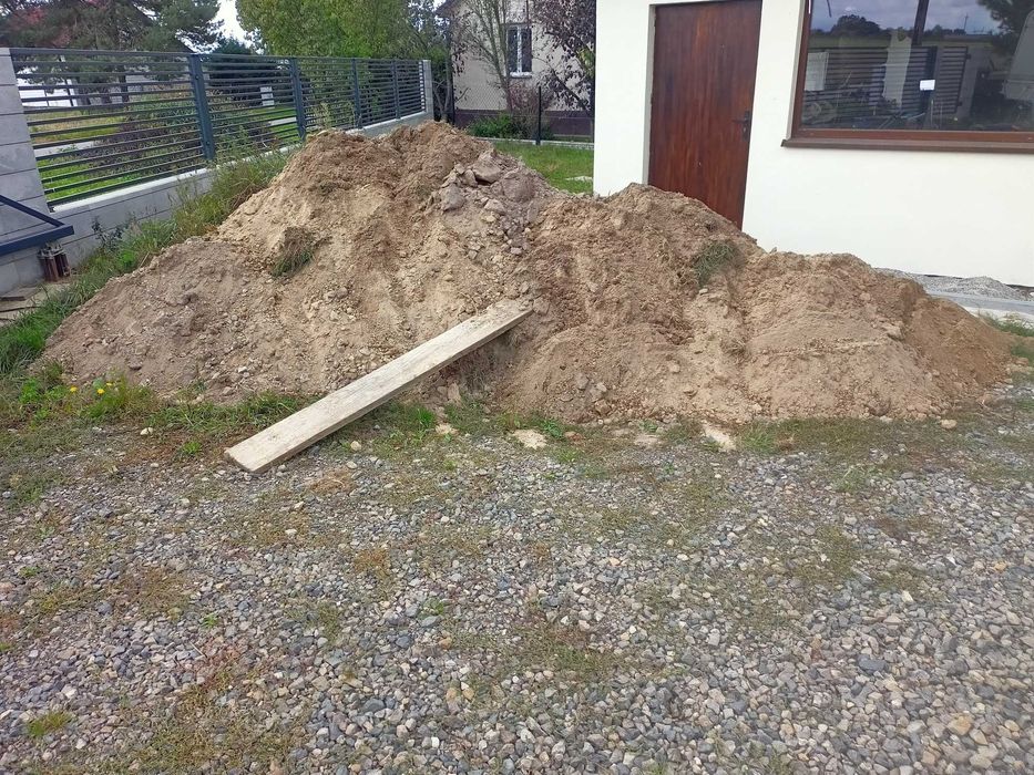 Ziemia  bez śmieci do oddania za darmo