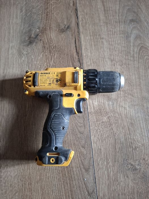 Wkretarka dewalt dcd 710 nie reaguje na baterie