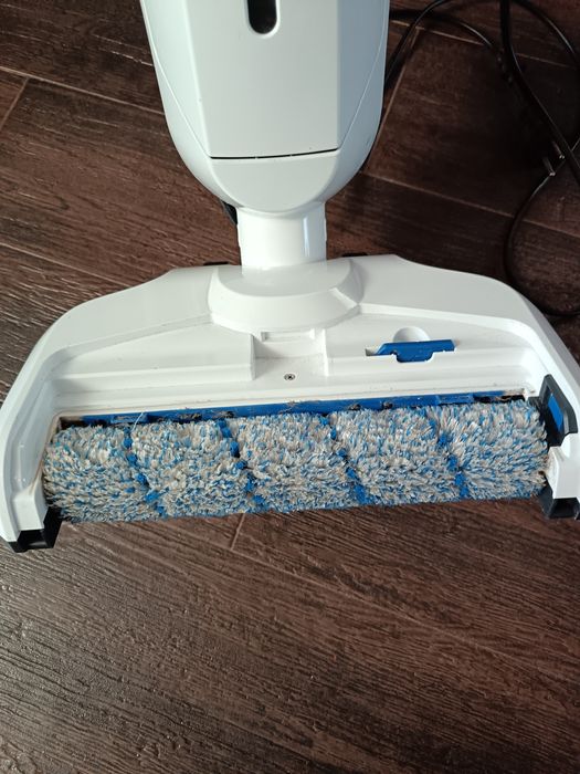 Aspirador Nilfisk Combi 2 em 1 (Aspira e Lava) – Como Novo