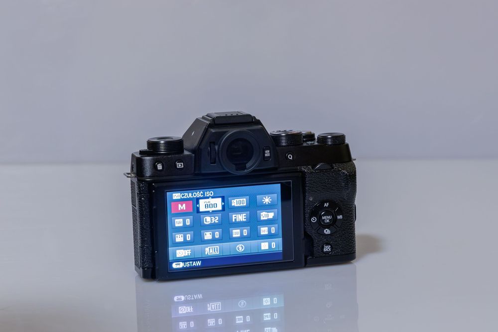 FujiFilm X-T100 + Obiektyw 15-45 Komplet Idealny Stan + dużo dodatków