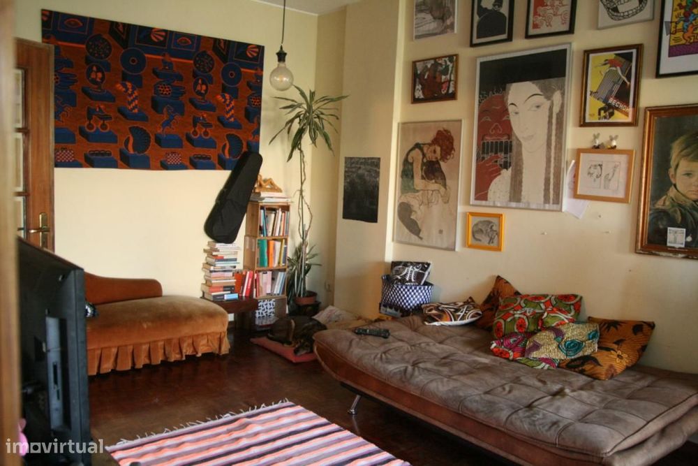 Apartamento com 3 quartos - localizado em Lordelo do Ouro Porto