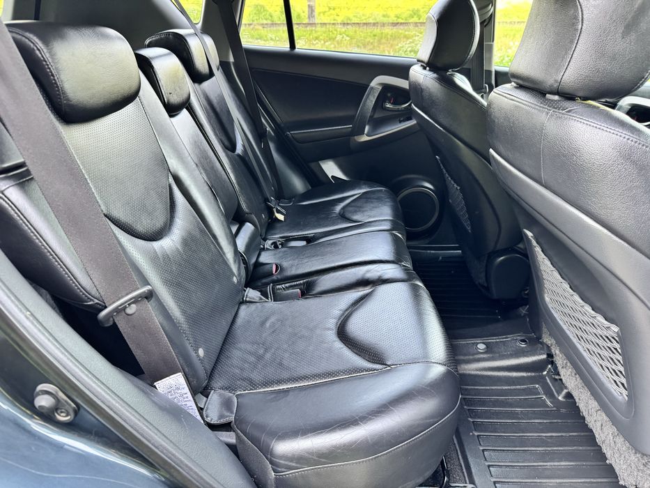 Продам власне авто toyota rav 4