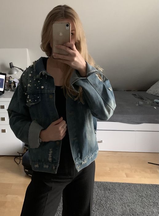 Kurtka jeansowa z perełkami