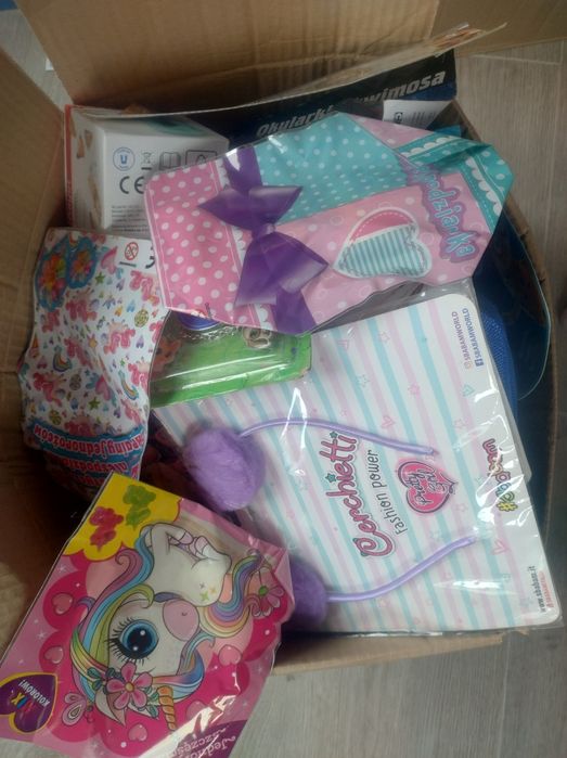Karton mix zabawki box dla dzieci loteria nagroda fanty
