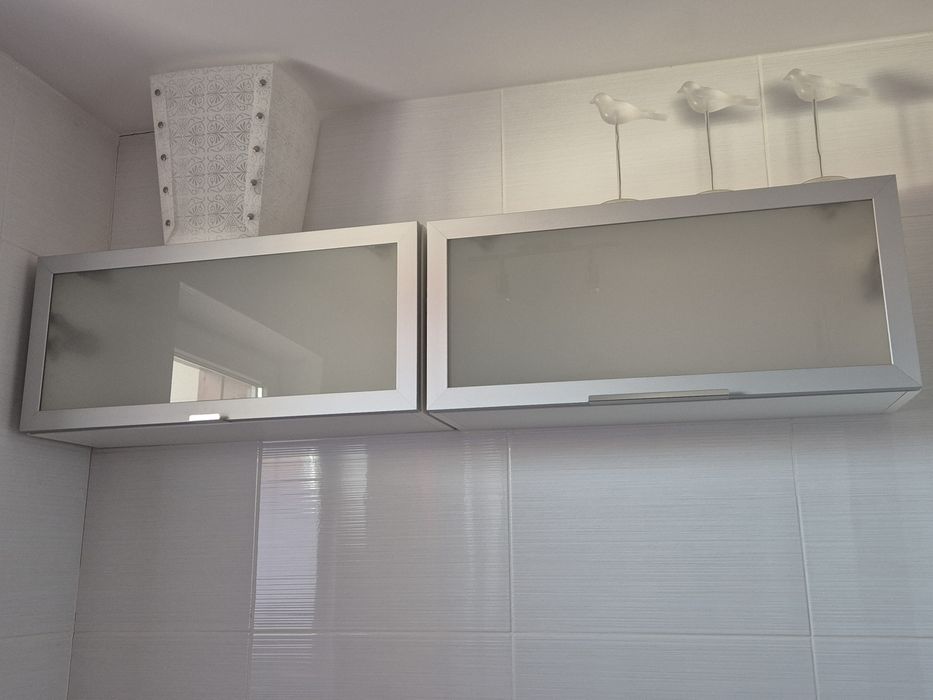 2 szafki srebrne do łazienki