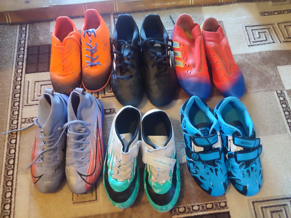 Взуття для футболу