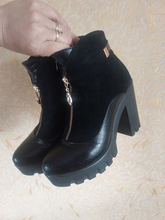 Обмін взуття 38,39р. Майже нові