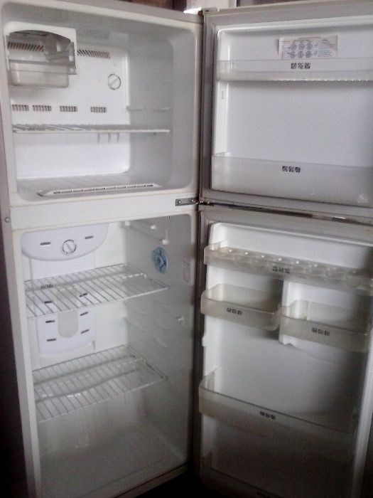 Холодильник Samsung с морозит отлично 2-х камерный НоФрост