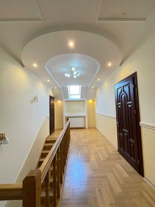 Продається шикарний будинок біля Івано-Франківська!