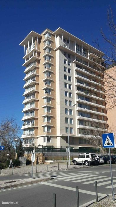 Apartamento T1 junto ao Parque das Conchas — Lumiar, Lisboa