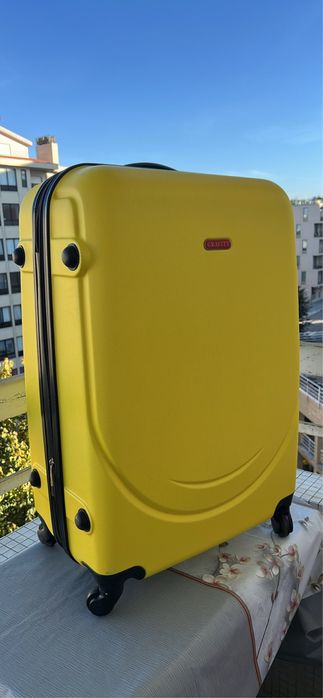 Mala de Viagem Grande 28" (70x48x30cm / ~95L) - Amarela / Roda Dupla 360°