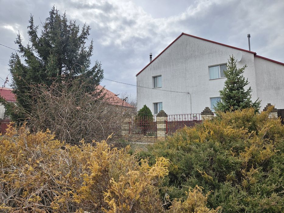 Продам 2этажный дом с большим участком, Таромское