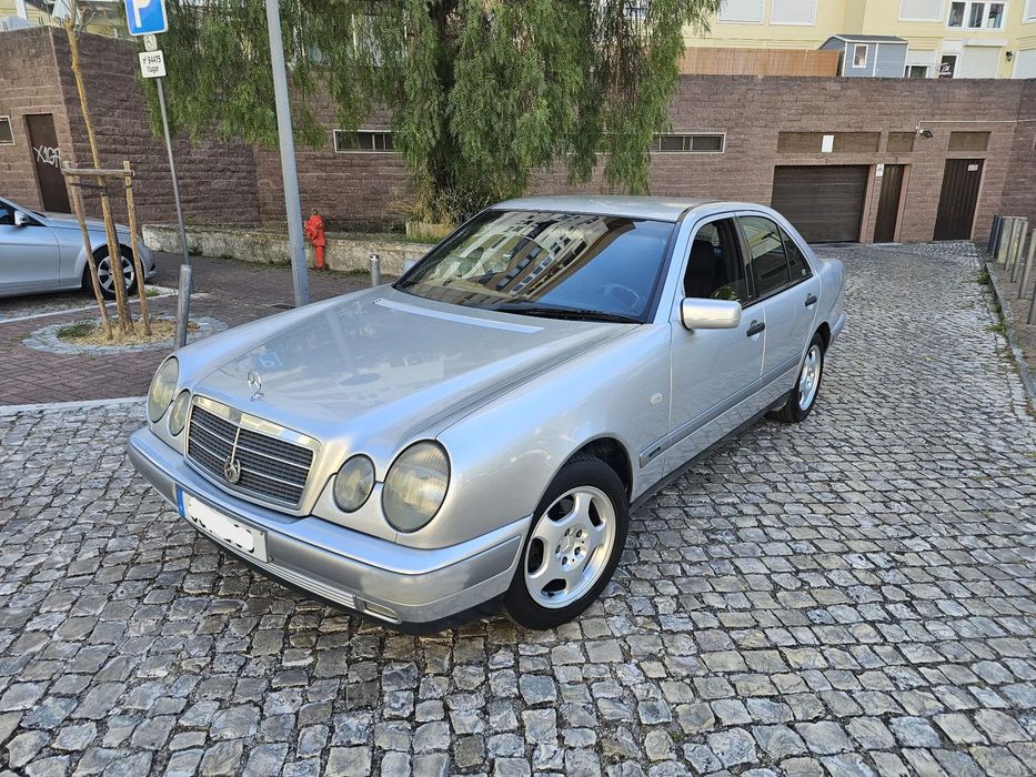 Mercedes-Benz E 220 D Classic
