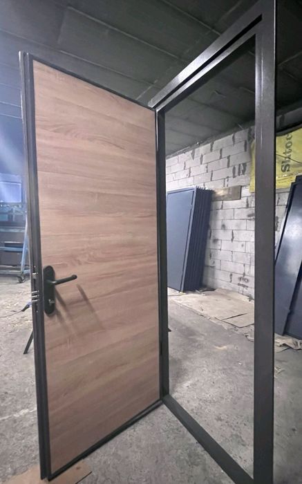 Продам Двери входные металлические Коричневые от производителя