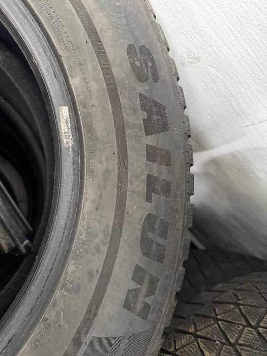 Шини зимові 235-65 R17  комплект 4 шт