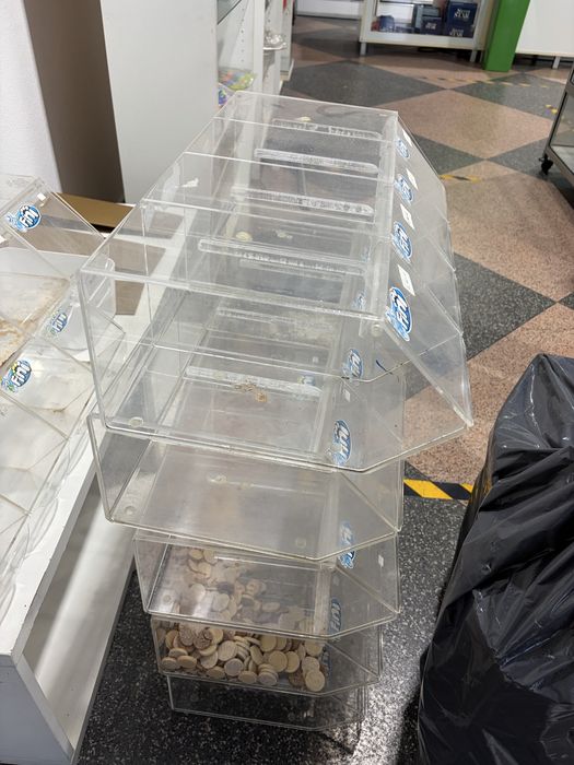 Vendo caixas para gomas