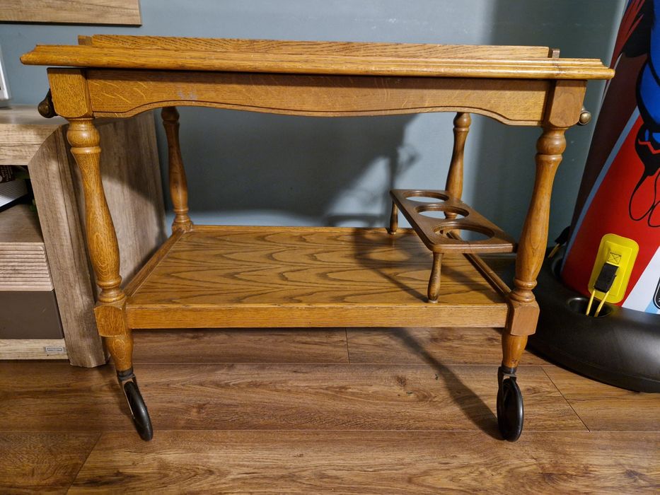 Stolik/barek na kółkach