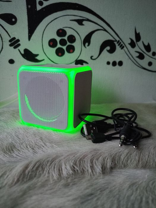 Портативна Блютуз Колонка з Підсвіткою/ Bluetooth Музична Колонка