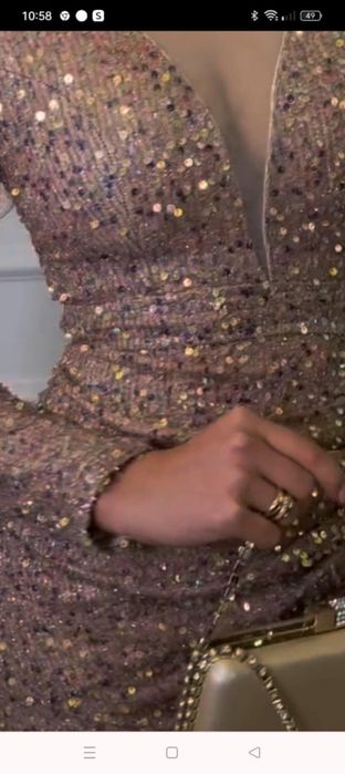 Śliczna cekinowa Suknia