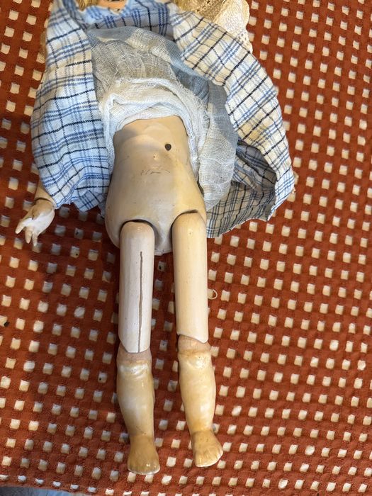 Boneca antiga alemã de porcelana de 1912 – 37 cm