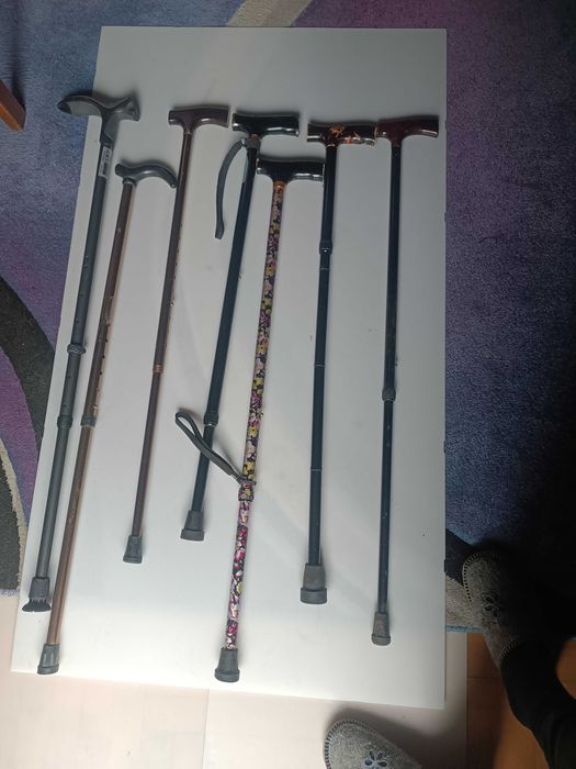 Laska inwalidzka z regulowaną wysokością