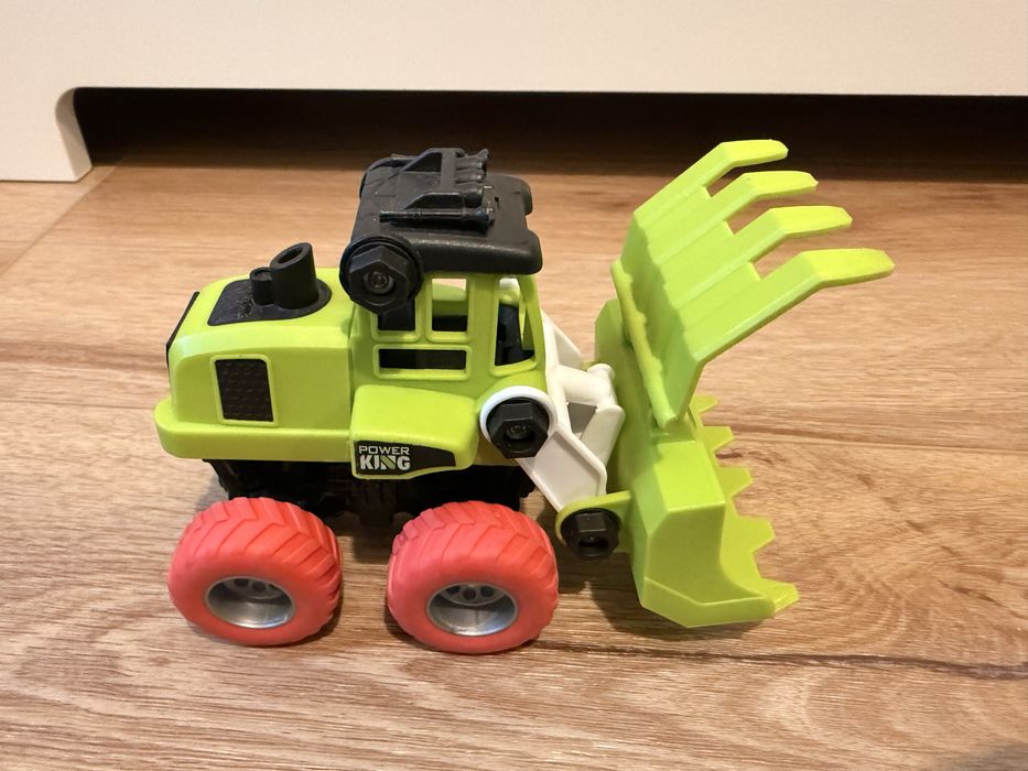 Traktor, autko, maszyny rolnicze