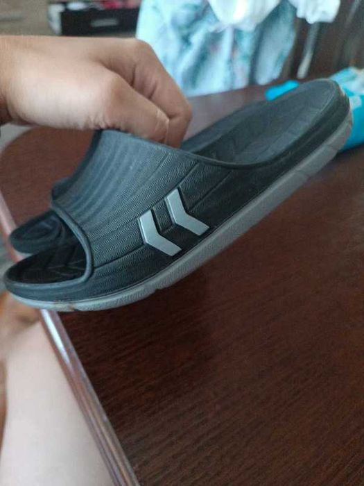 Klapki Hummel czarne