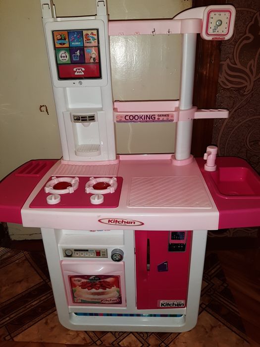 Продам интерактивная Детская игровая Кухня б/у