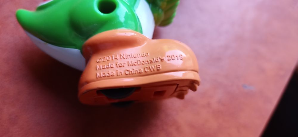 Mcdonalds 
Mcdonalds Happy Meal
Boneco Yoshi Toy .
Super Mario. 
 2015