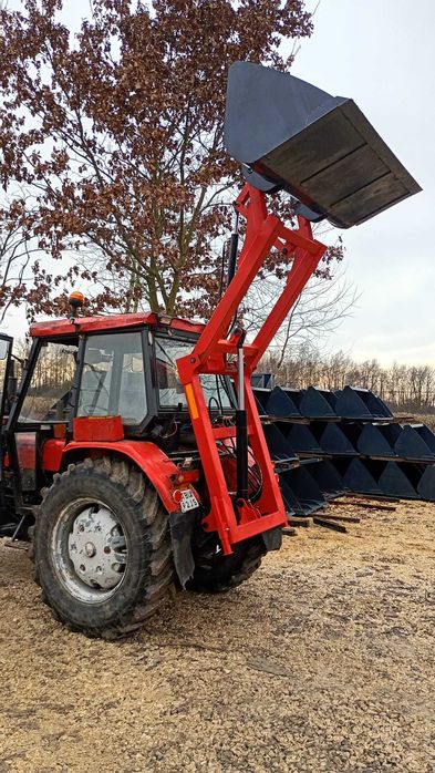 Na tuz podnośnik tur na tył ciągnika Zetor Ursus Dostawa