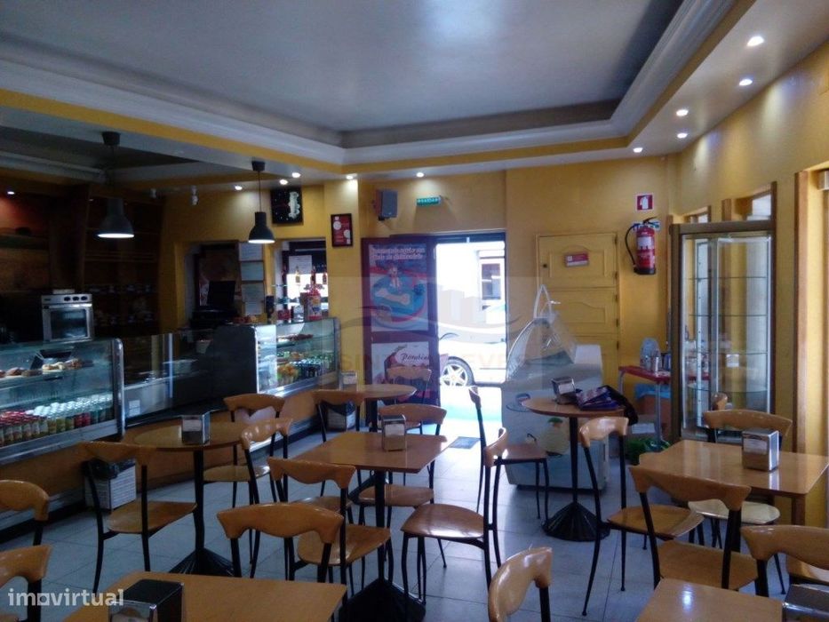 Snack bar, pastry shop, restaurant, next to the railway station and ...