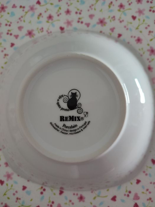 Vendo conjunto de loiça do Gato Preto