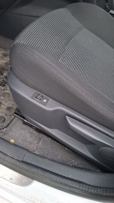 Пежо 5008 1.6 бензин 12 рік 7 місць