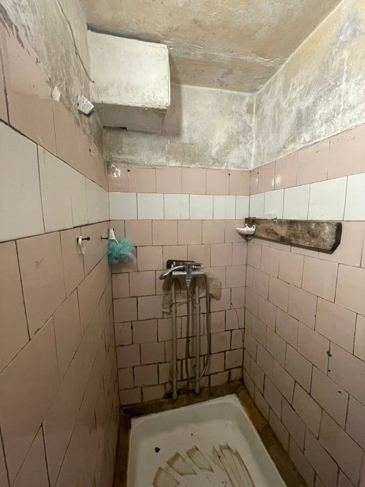 Продаж просторої кімнати в гуртожитку