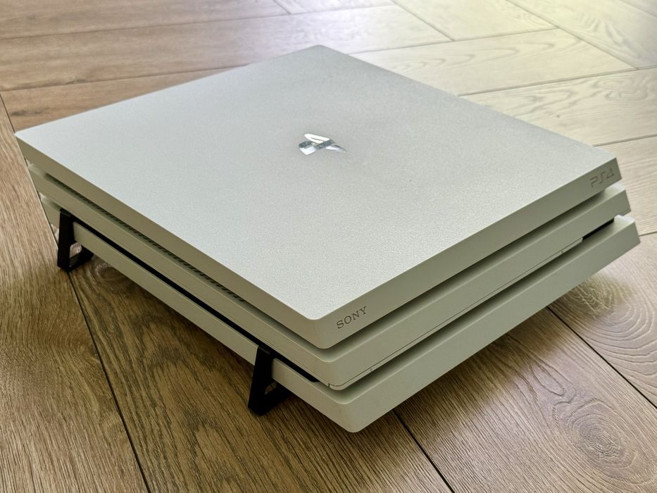 *** Konsola PS4 Pro * White * 1TB * 2 pady * BDB Stan * Komplet ***
