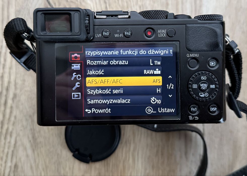 Panasonic Lumix LX100 /Leica F1.7