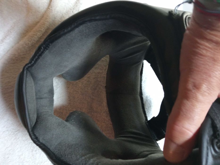 Material Boxe, Capacete; Plastrons.