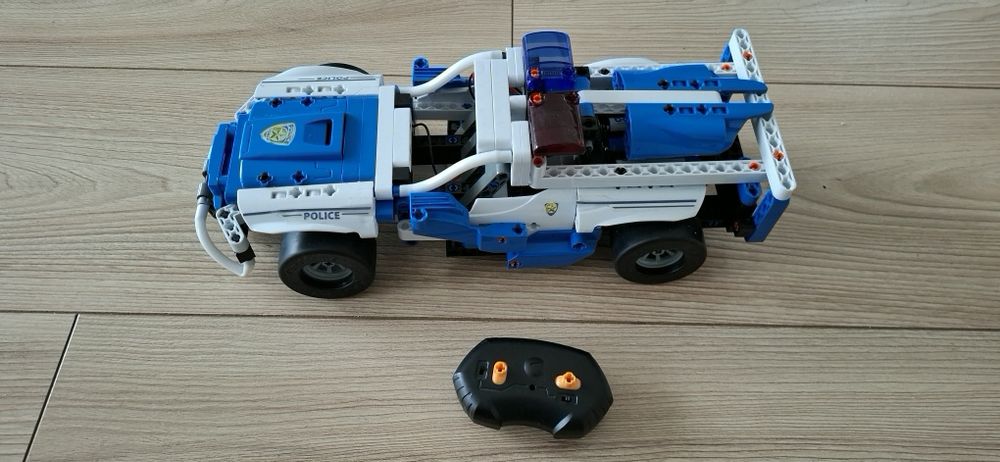 Clementoni Mechanics Samochód Policyjny Radiowóz