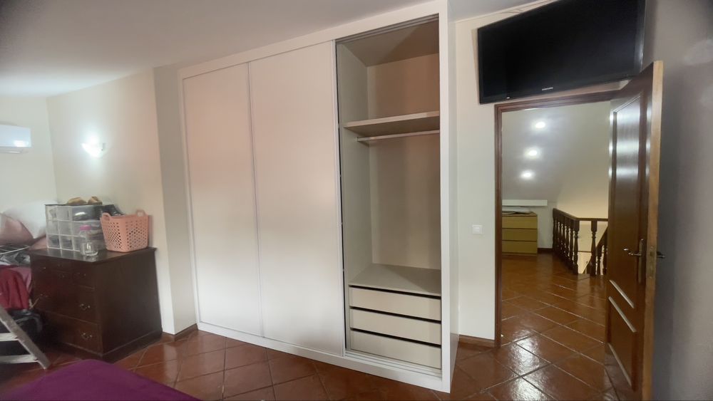 Roupeiros e cozinhas por mediada