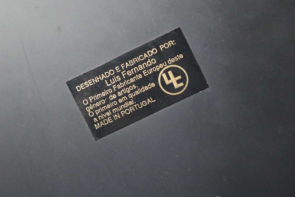 Expositor com adereços.
